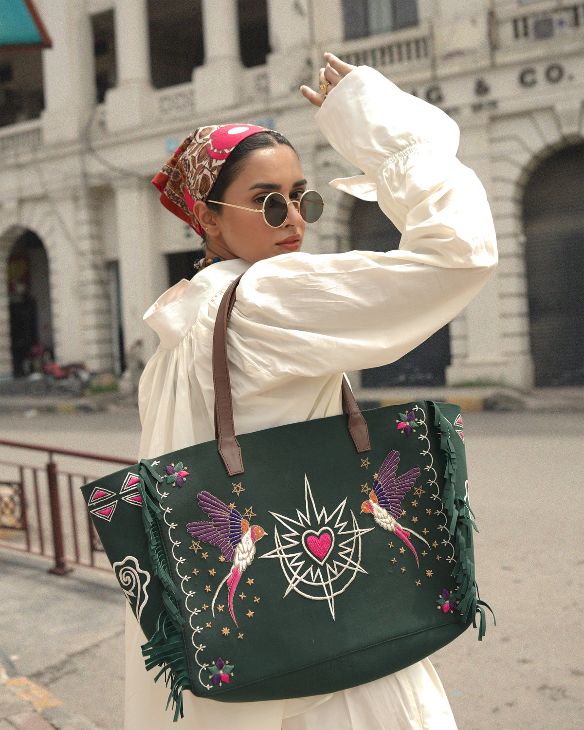 Exaggerated weekend tote