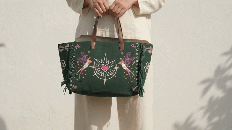 Exaggerated weekend tote